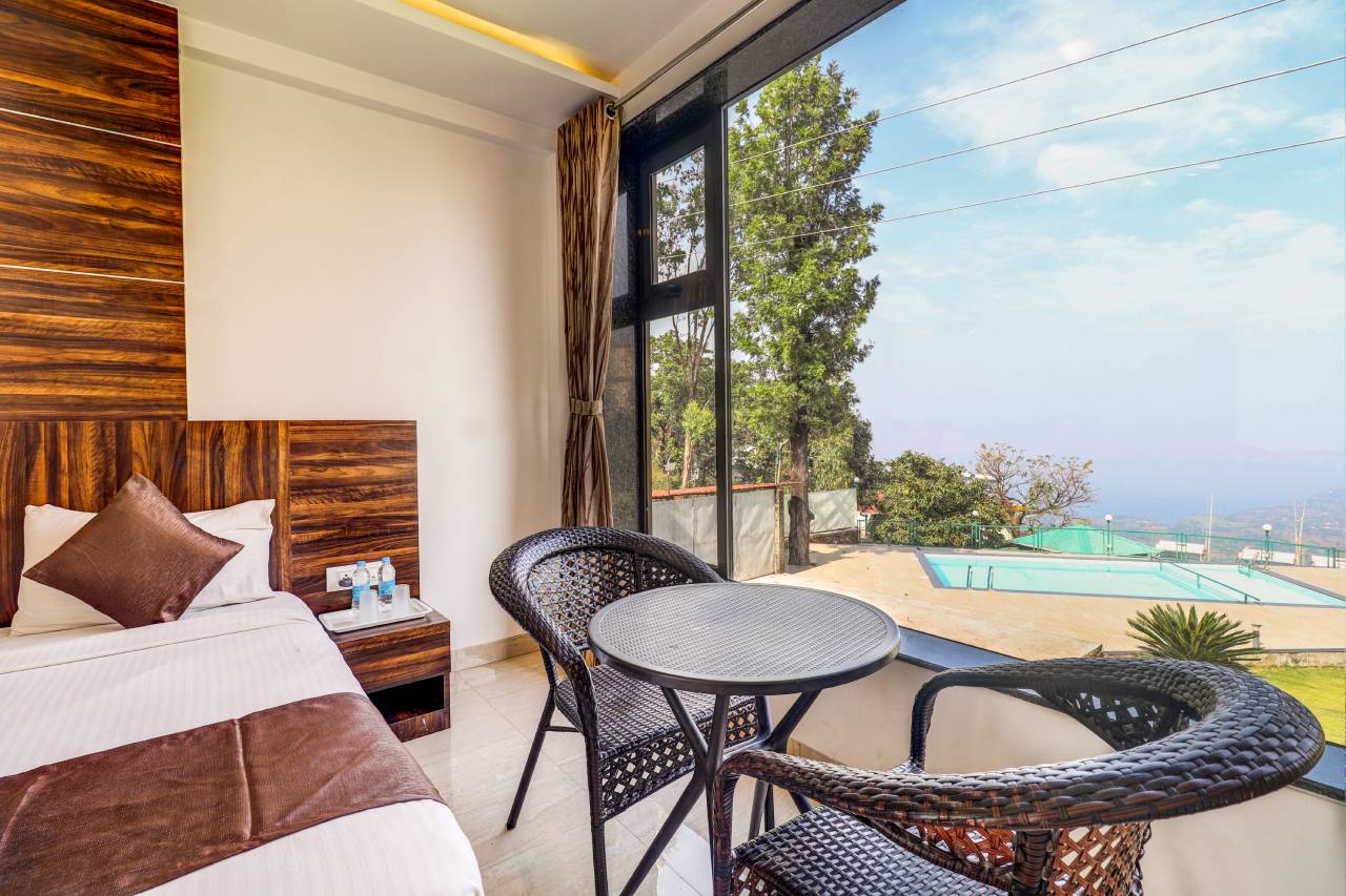 Deluxe Couple Room hotel in Panchgani